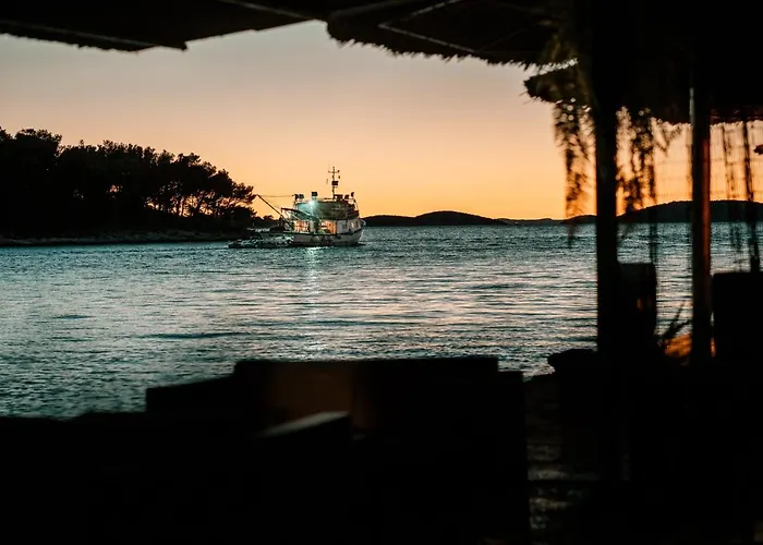 Captain\'S Lodge