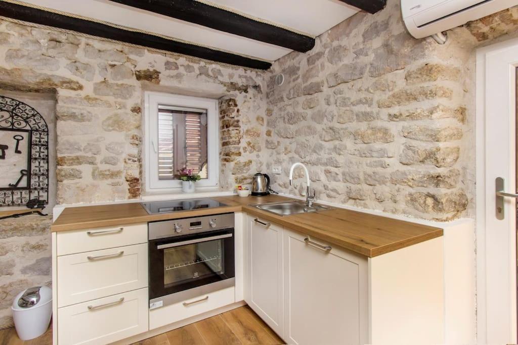 Captain's Apartment