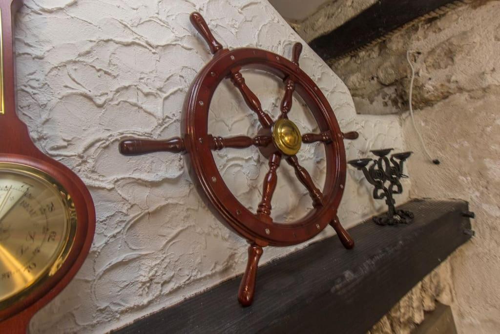 Captain's Apartment *